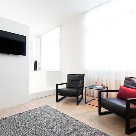 Maison Nationale City Flats & Suites 안트베르펜 객실 사진 A room at the hotel