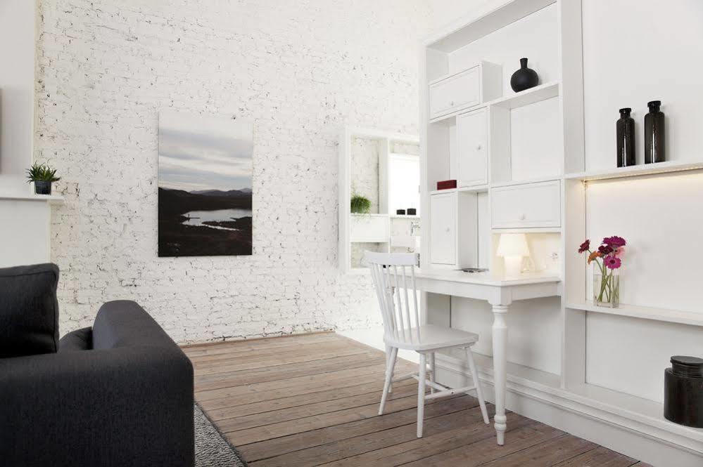 Maison Nationale City Flats & Suites 안트베르펜 외부 사진 A typical micro apartment
